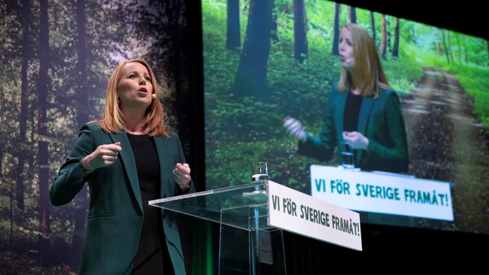 Annie Lööf har surrat sig till rors med Jöken som enda karta.