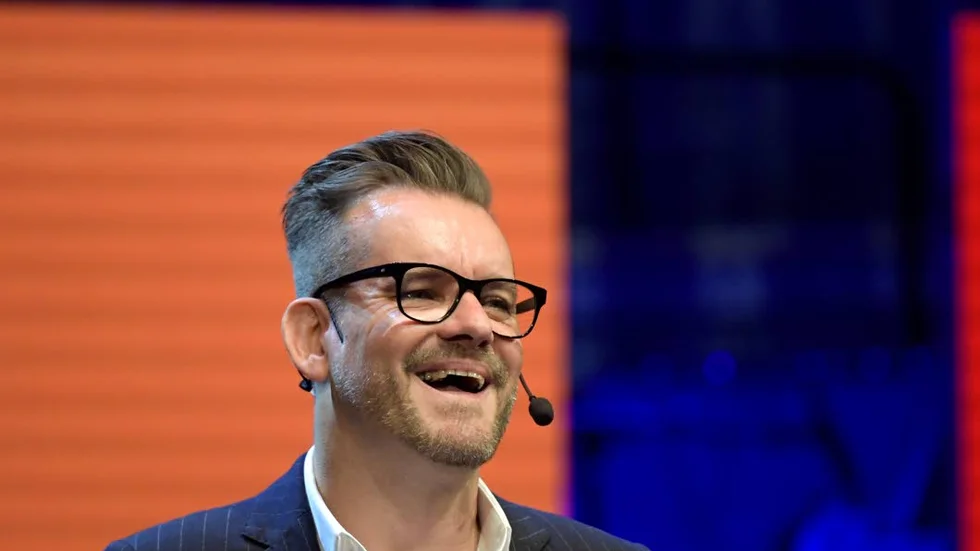 Bart Moeyart, prisad författare  fick årets ALMA-pris.