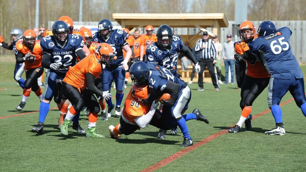 Hemmapremiär. Nu har Luleå Eskimos efter sex års träning kommit tillbaka. I helgens match mot Arlanda Jets blev det förlust med 0–26.