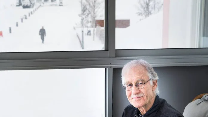"När man märker att man kan vara med och påverka måste man göra det", säger han..