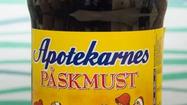 Poäng 3.
Apotekarnas   Pris: 11:95
Kommentar: Rik doft med kakao och kokos. Söt, kryddig och god där mustkryddorna framhävs bra. Lite hård mousse.
Betyg: 3