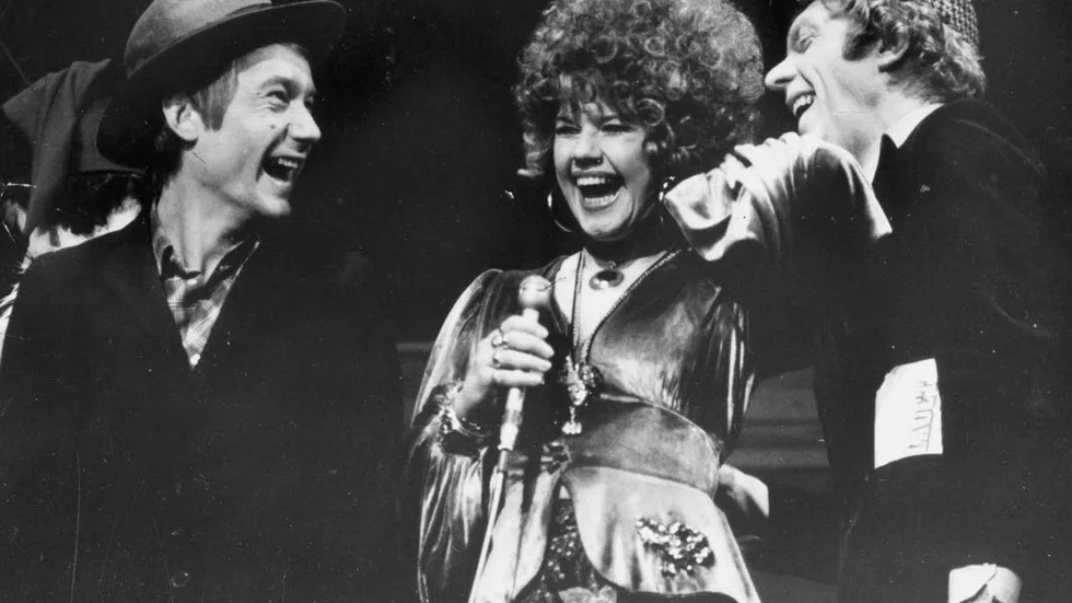 Revygänget. Gösta Ekman, Lena Nyman och Tage Danielsson i Hasseåtage-revyn "Glaset i örat" 1973.