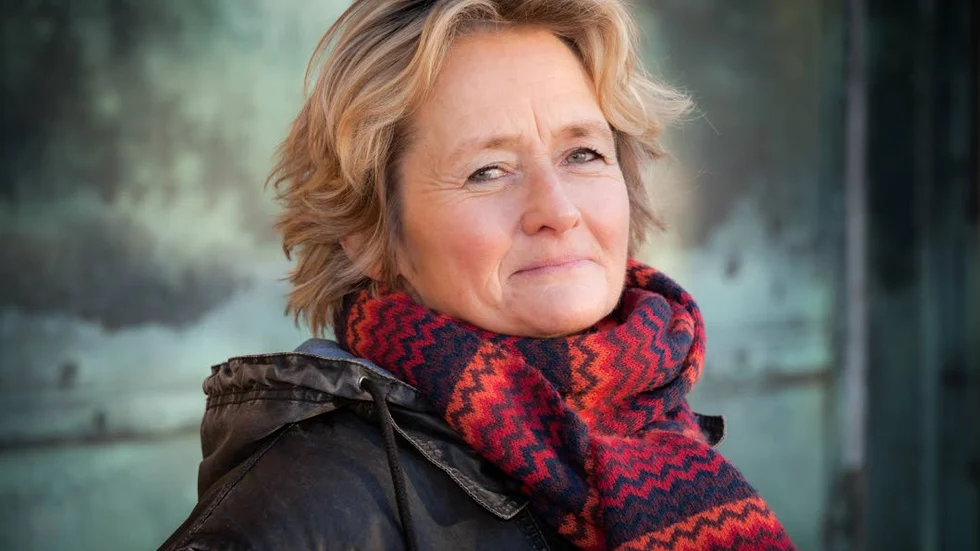 Skapare. Illustratören och bilderboksföfattaren Maria Jönsson är "mamma" till "Spyflygan Astrid".