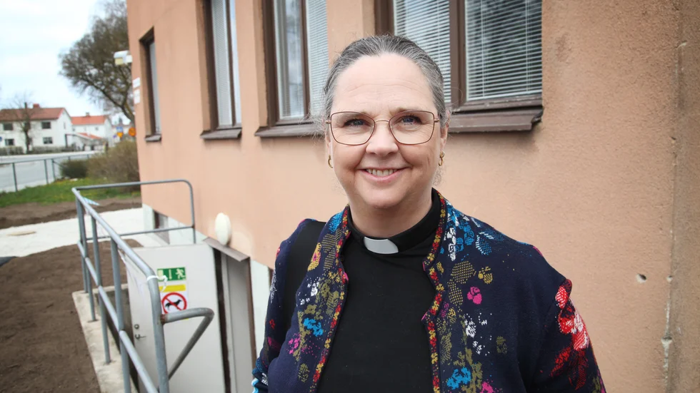 Anna Lundgren, domprost i Visby domkyrkoförvaltning, menar att dopet inte behöver göras så stort. 