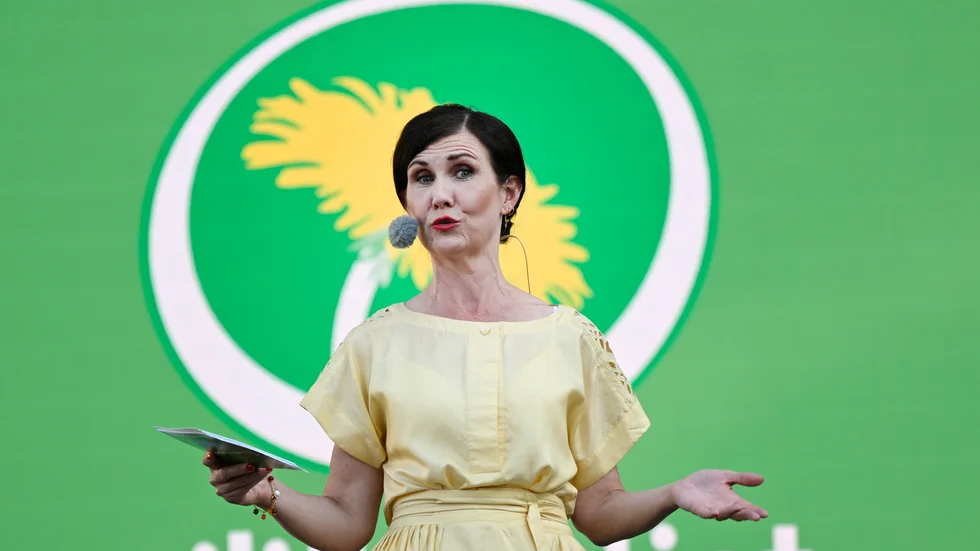 Miljöpartiets språkrör Märta Stenevi (MP) håller tal under politikerveckan i Almedalen.