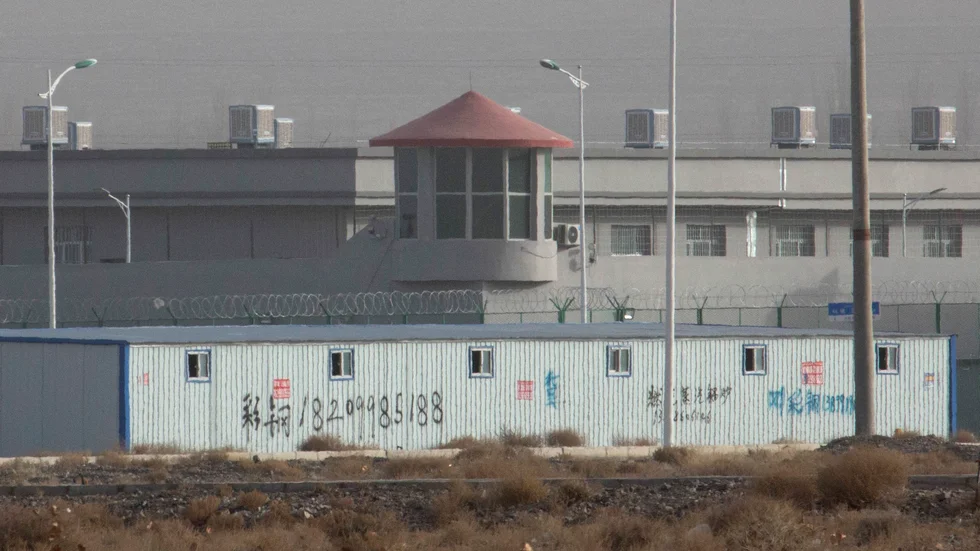 En anläggning i regionen Xinjiang i nordvästra Kina där kommunistregimen misstänks hålla muslimska uigurer fängslade. Arkivbild.