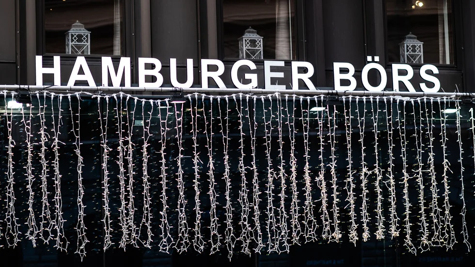 Hamurger Börs ingår i Moment Group, som befinner sig i ekonomisk kris.