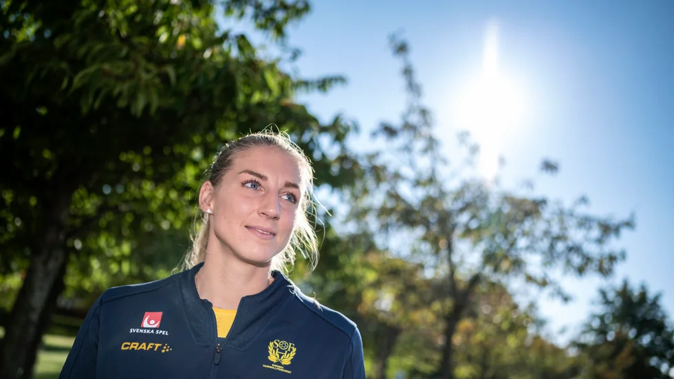 Den svenska landslagsstjärnan Linn Blohm har bytt Köpenhamn mot Baia Mare. Sedan i somras bor hon och sonen Wilton i staden i nordvästra Rumänien.