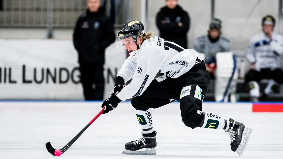 Nils Bergström och hans Sirius åker till Östergötland för att möta Motala i en för slutspelskampen mycket viktig match.