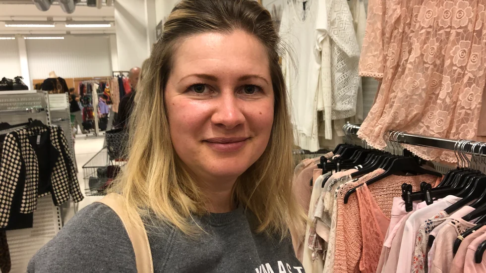 Ivanka Polova, Ukraina: "Jag är här för att plocka bär. Just nu är det hjortron som gäller så när det slutar regna ska vi iväg och plocka mer."