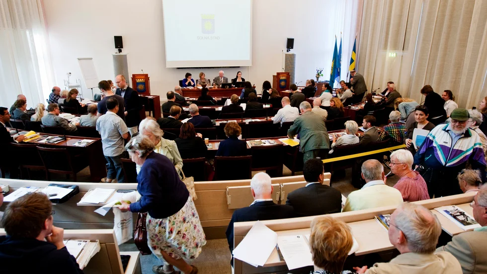 Sverige står inför en politikerbrist, av flera skäl, menar Eric Erfors.