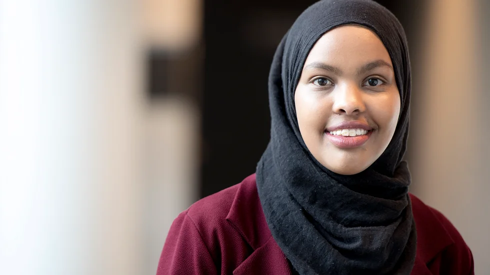 Få plagg rör upp så många känslor som en hijab.