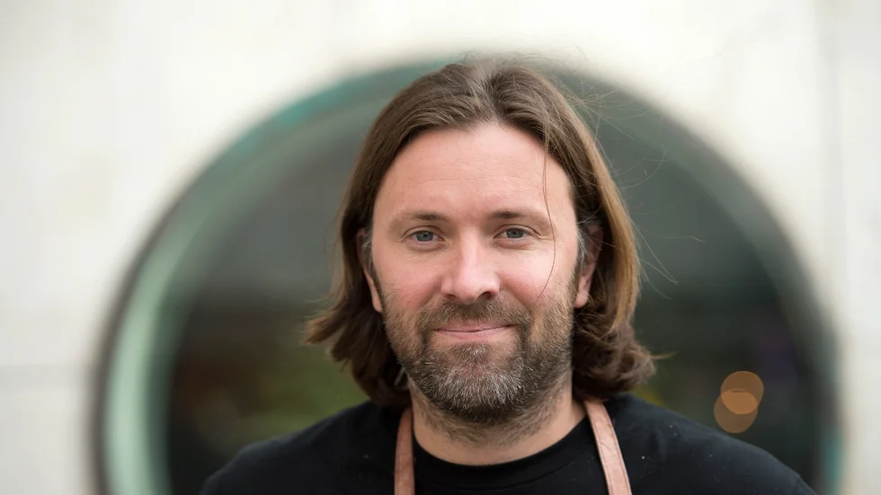 Niklas Ekstedt är driver bland annat krogen Ekstedt i Stockholm som sedan 2013 har en stjärna i Guide Michelin.