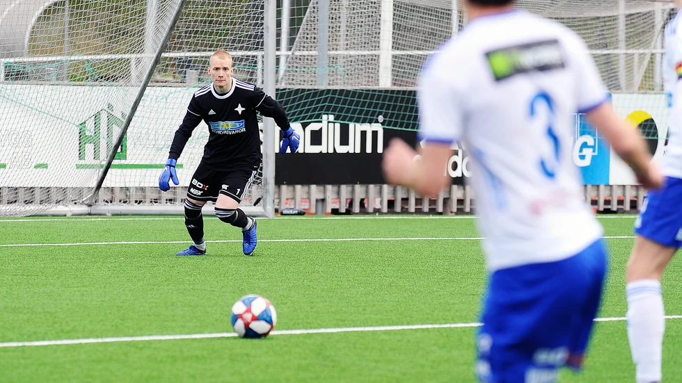 IFK Luleås målvakt Tomas Adell har äntligen fått kasta gipset.