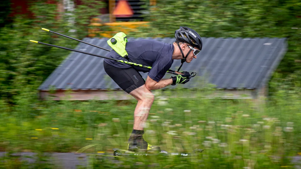 Björn Sandström hade ett tufft fjolår när han blev sjuk under Tour de Ski. Han hann aldrig riktigt återhämta sig efter det och laddar nu för en ny och mer framgångsrik säsong.