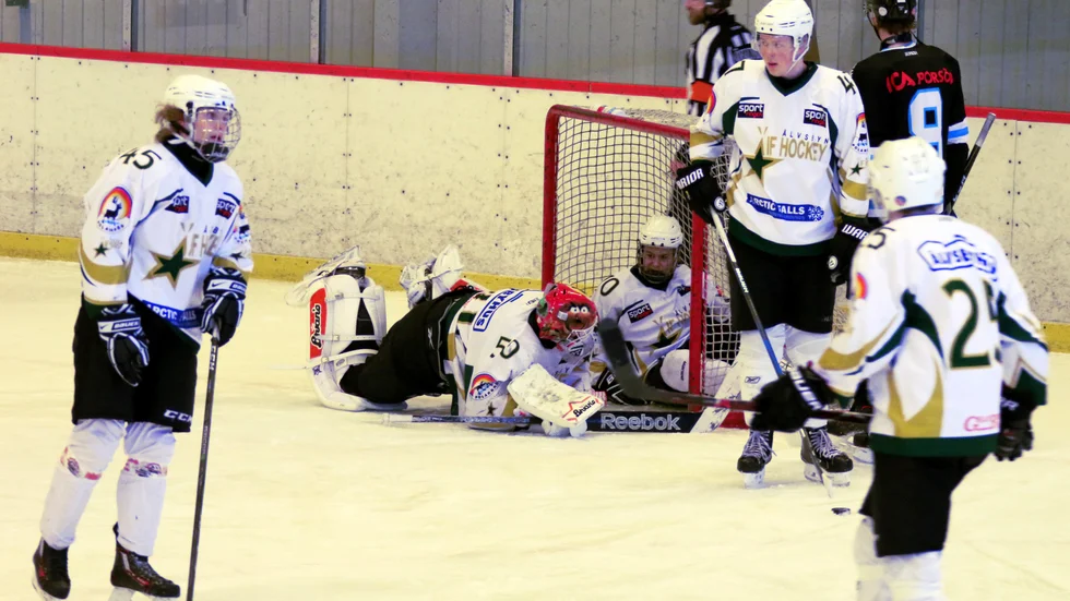 Älvsby IF är i desperat jakt efter en ny hockeytränare. (Arkivbild)