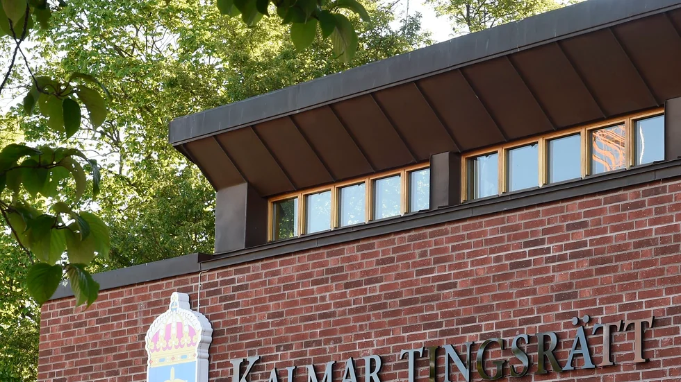Kalmar tingsrätt dömer tre män till fem års fängelse för grovt rån hemma hos en äldre, kolsjuk kvinna. Arkivbild.