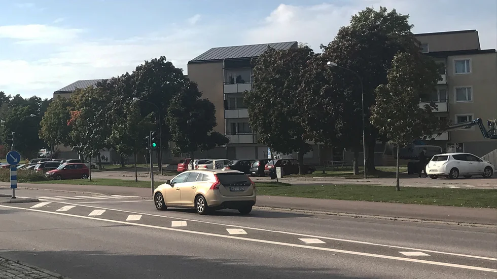 En person anhölls tidigt på torsdagsmorgonen misstänkt för onsdagskvällens mordförsök i Myrtorp i Eskilstuna. 