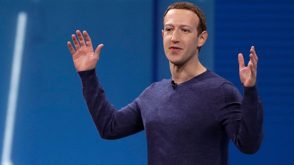 Facebookchefen Mark Zuckerberg har svängt i frågan om hur Förintelseförnekare ska behandlas. Arkivbild.