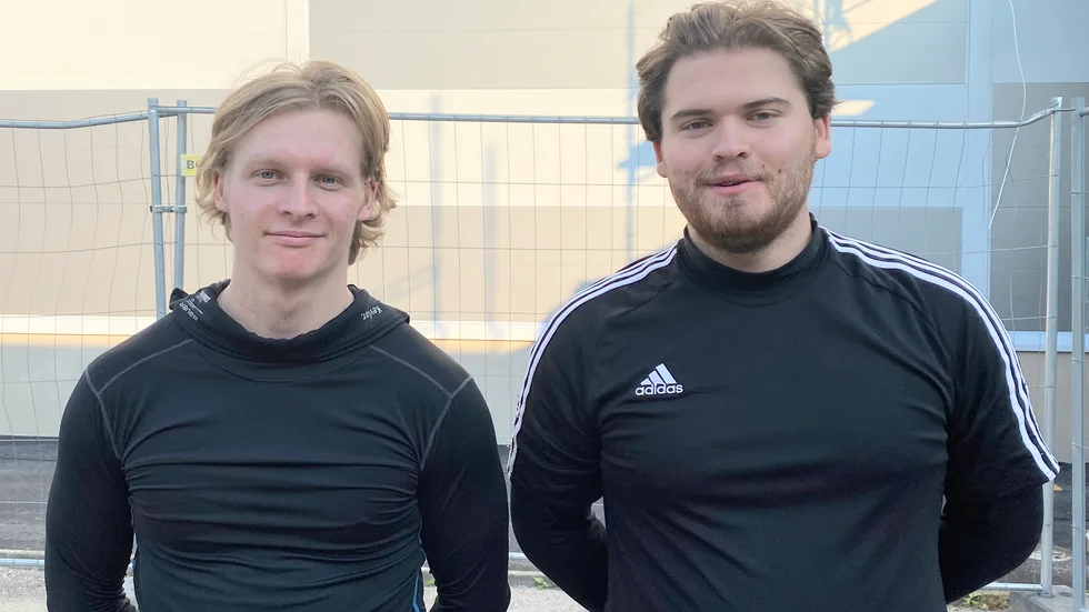 Hugo Sundberg, till vänster, och Simon Westerdahl är klara för KVBS på utvecklingsavtal med Finspångs AIK.