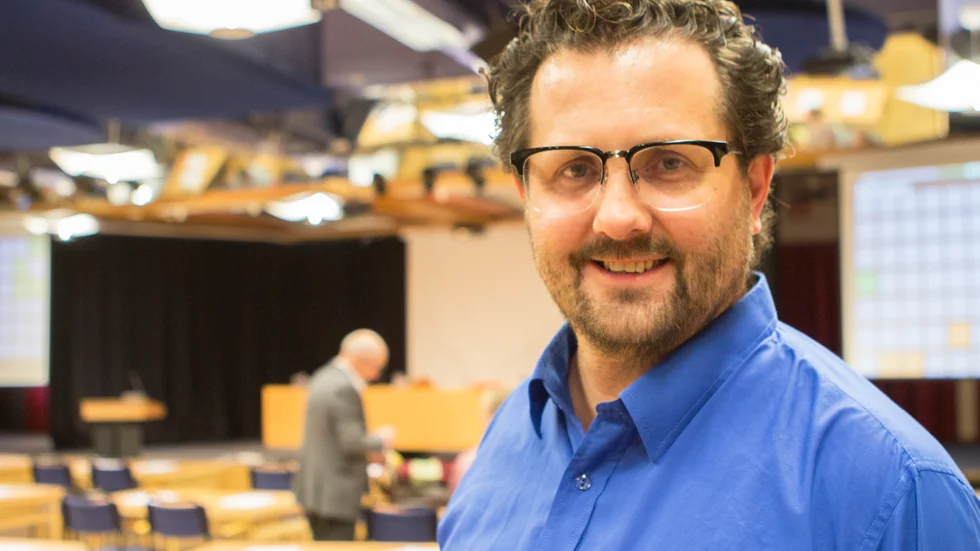 Jesper Ek (C), tidigare gruppledare för Liberalerna, har fortfarande inga planer på att sluta som politisk vilde. 