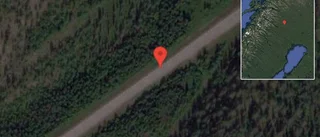 Lastbil stillastående på E10 - helt stopp i ett körfält