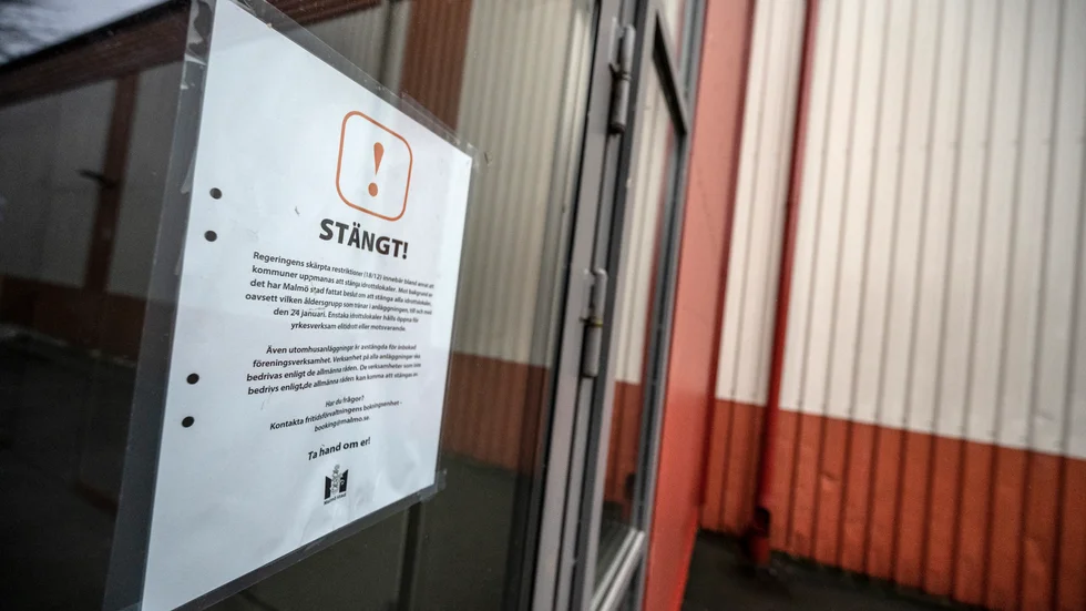 Ishallen på Rosengård i Malmö hålls stängd, också för barn och ungdomar.