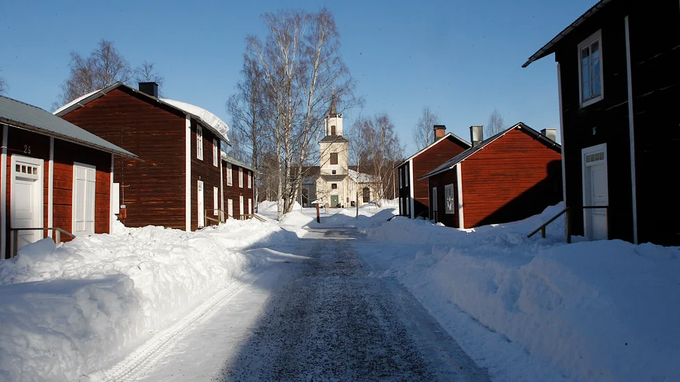 Det finns 32 stugor på kyrkstaden i Älvsbyn med allt från två till åtta rum. Företeelsen med kyrkstugor kom till för att personer som bodde långt från kyrkan skulle ha någonstans att övernatta i samband med kyrkhelger.