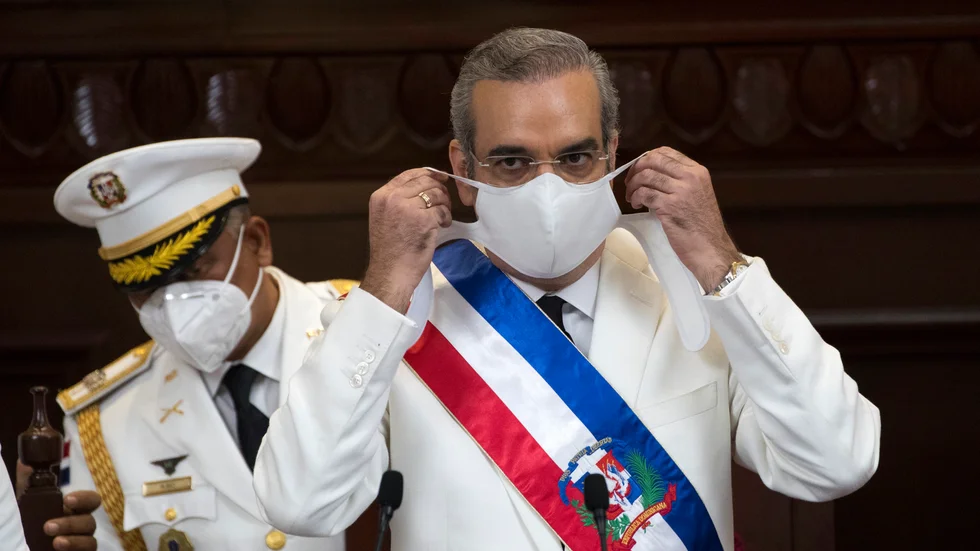 Dominikanska republikens president Luis Abinader vill spärra gränsen mot Haiti. Arkivbild.