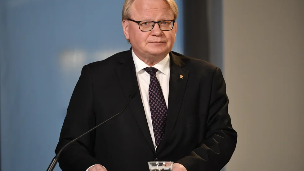 Ingen har väl kunnat undgå försvarsminister Peter Hultqvists agerande mot Jimmie Åkesson och SD i TV. 
Skriver Bengt Wahlström.