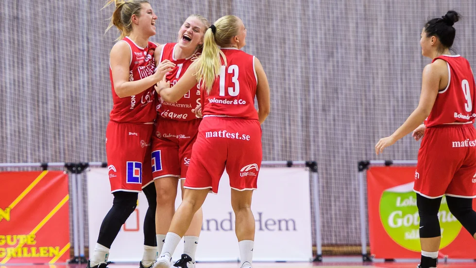 Uppsala klättrar upp på sjätteplatsen i basketligan.