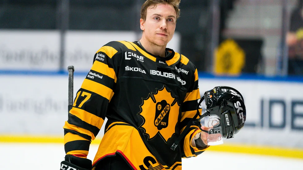 Fem (1+4) poäng på sex matcher är Pär Lindholms facit inför derbyt. "De två första veckorna var tuffa men nu känns det mycket bättre för egen del", säger han. 