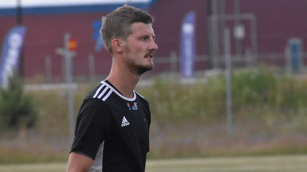 Niklas Gunnarsson får en roll som spelande assisterande tränare i FBSK. 