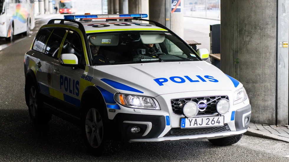 Moderaterna vill lägga mindre pengar på bistånd och mer pengar på polis och rättsväsende för att skapa trygghet i Sverige. 