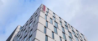 Hälften av hotellens intäkter borta