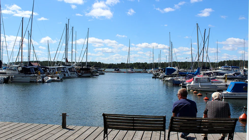 Nu är det bryggägare på kommunal mark i Loftahammar som kommer få dem uppmärkta med nummer. 