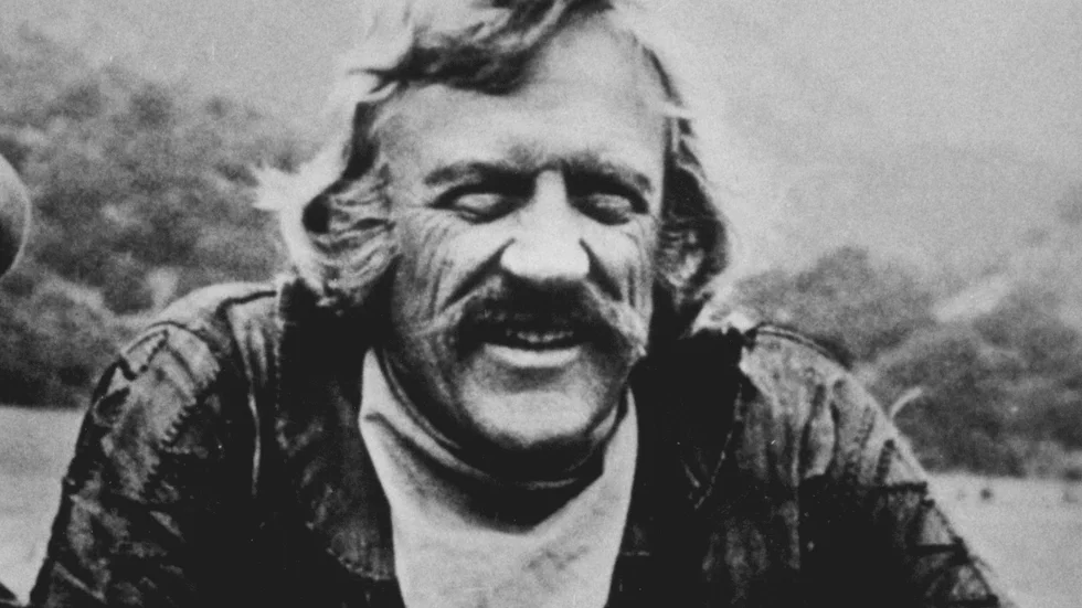 James Arness som Zeb Macahan. 