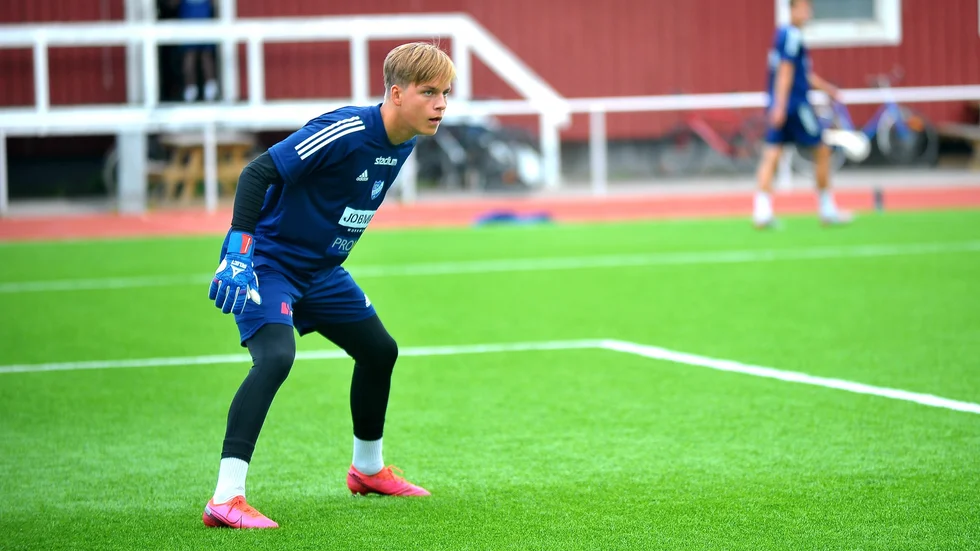 18-årige Hannes Sveijer höll nollan i seniordebuten.