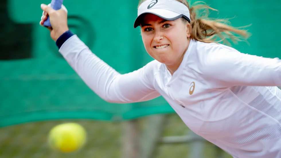 Rebecca Peterson vann mot Klara Milicevic i sin första match sedan i mars.