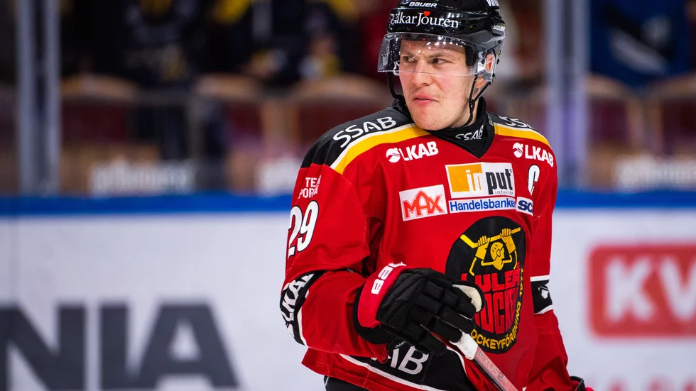 Han brukar inte längta efter hockeyn. Men efter det inställda slutspelet är Erik Gustafsson sugen på att gå på is redan nu.
