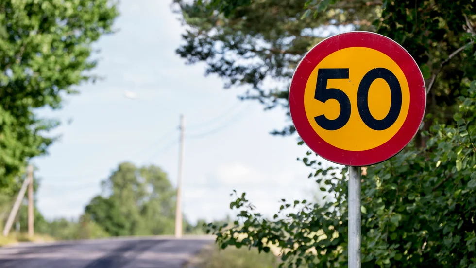 Kvinnan körde 56 kilometer i timmen på 50-sträckan. Nu döms hon.