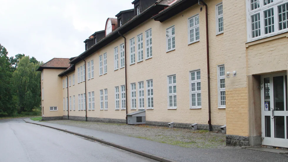 Bilsabotage och stölder pågår i bland annat Sundby park. Polisen har kännedom om fyra fall på kort tid.