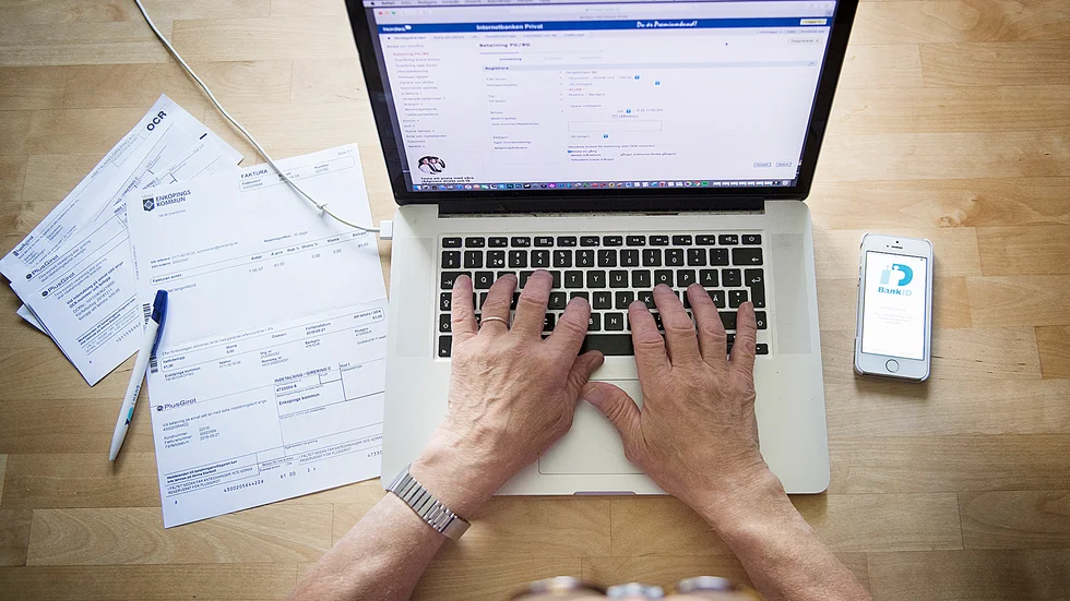 Samhället digitaliseras i allt högra grad, menar skribenten. 