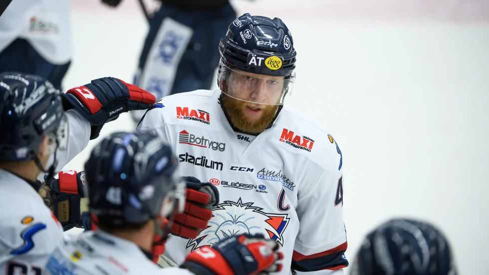 LHC och lagkaptenen Jonas Junland möter tufft motstånd i Växjö.