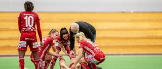 Misstänkt knäskada i Arcushallen när Piteå vann premiär