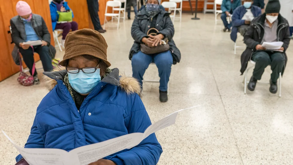I väntan på vaccin i New York. Arkivbild