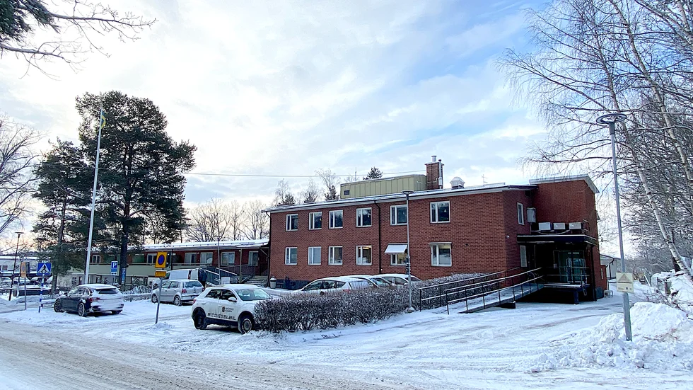 Åsundagården i Hummelsta byggdes inte som ett omvårdnadsboende och lokalerna är dåligt anpassade efter dagens verksamhet. Nu kommer boendet att avvecklas på sikt.