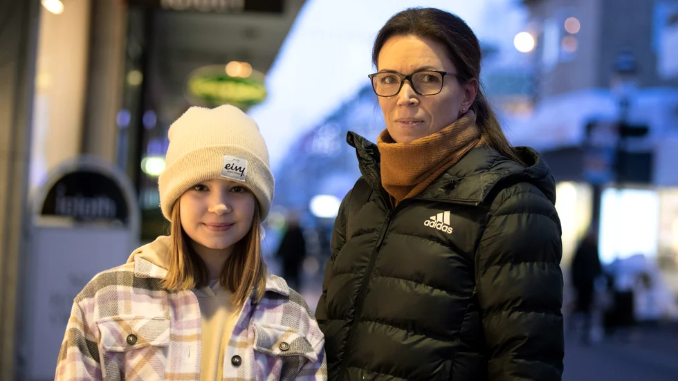 Meja och Linda Grahn, Piteå: "Vi ska skotta av hustaket och hoppa ner i snön. Sedan har vi stugtaket kvar men det tar vi nog inte i helgen." 