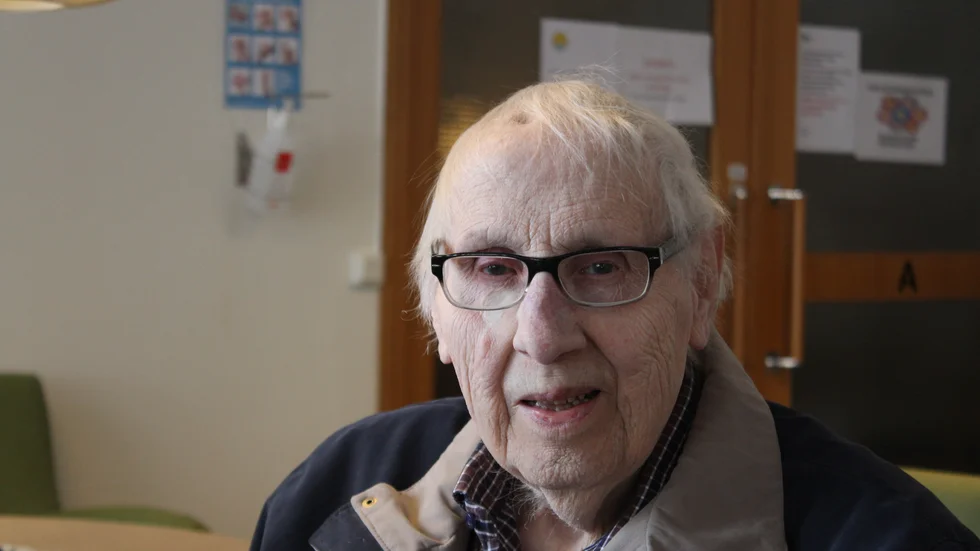 Lars Nygren som fyller 89 år senare i år är färdigvaccinerad mot covid-19. "Jag har inte känt av det ett dugg", säger han.