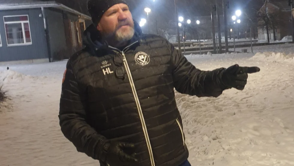 Henrik Lindberg har träningar med sina ungdomar utomhus i mindre grupper i dagsläget. 